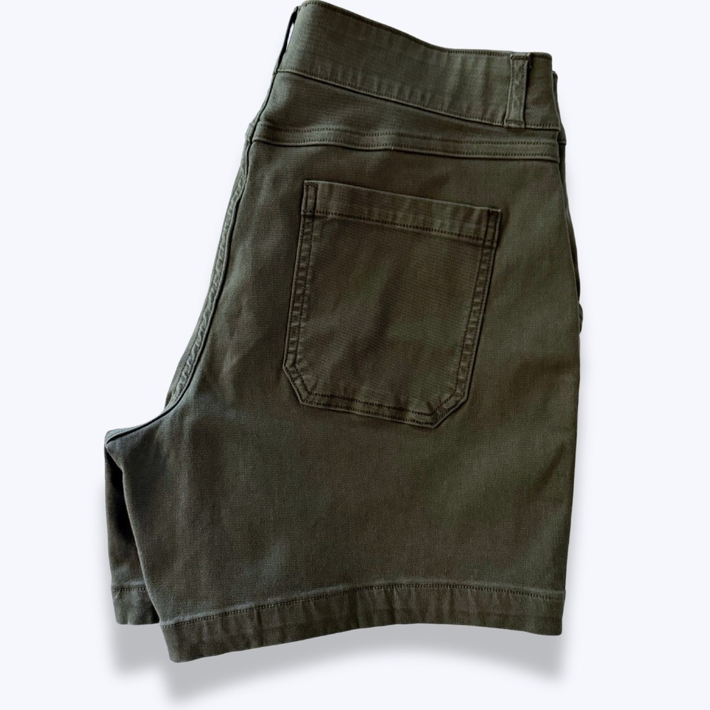 Spanx 6" Stretch Twill Shorts Olive Green Built-In Shaping Size Medium Gorpcore - Picture 4 of 7